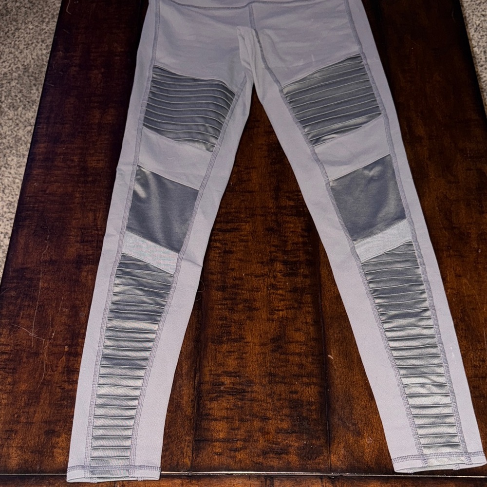 Alo Yoga Gray Ribbed Leggings sz Small - Picture 2 of 5